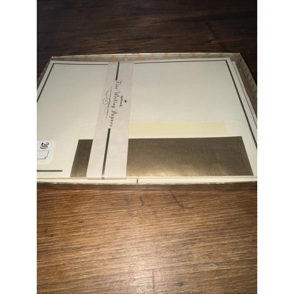 Vintage NOS Hallmark Fine Writing Papers With Envelopes Gold Embossed In Box